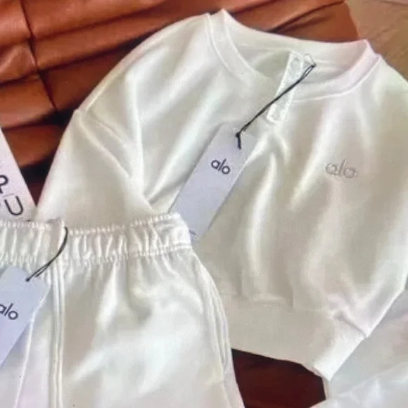 ALO Yoga Ivory Cropped Sweatshirt & Shorts Set - Picture 4 of 4